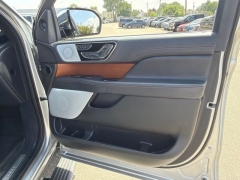 Used 2024  Lincoln Navigator L Black Label 4x4 at Drive Now Westlake near Westlake&comma; OH