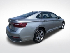 Used 2024  Volkswagen Jetta SE Auto at Drive Now Westlake near Westlake&comma; OH