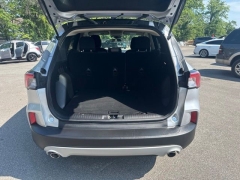 Used 2020  Ford Escape 4d SUV FWD SE at Drive Now Westlake near Westlake&comma; OH