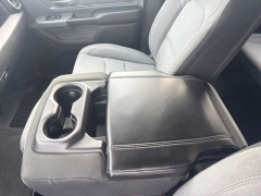 Used 2019  Ram 1500 Big Horn&sol;Lone Star 4x4 Crew Cab 5'7" Box at Drive Now Westlake near Westlake&comma; OH