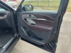 Used 2025  Ford Explorer Platinum 4WD at Drive Now Westlake near Westlake&comma; OH