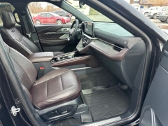 Used 2025  Ford Explorer Platinum 4WD at Drive Now Westlake near Westlake&comma; OH