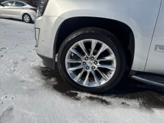 Used 2020  Cadillac Escalade 4d SUV 4WD Luxury at Drive Now Westlake near Westlake&comma; OH