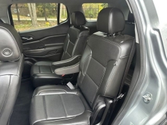 Used 2023  GMC Acadia AWD 4dr SLT at DriveNow Mayfield near Mayfield Heights&comma; OH