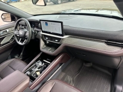 Used 2025  Ford Explorer Platinum 4WD at Drive Now Westlake near Westlake&comma; OH