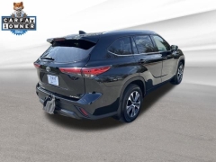 Used 2022  Toyota Highlander XLE AWD at DriveNow Mayfield near Mayfield Heights&comma; OH