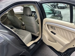 Used 2018  Ford Taurus 4d Sedan FWD SE at Drive Now Westlake near Westlake&comma; OH