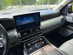 Used 2022  Lincoln Navigator L Black Label 4x4 at DriveNow Mayfield near Mayfield Heights&comma; OH