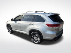 Used 2019  Toyota Highlander V6 AWD &lpar;Natl&rpar; at DriveNow Mayfield near Mayfield Heights&comma; OH