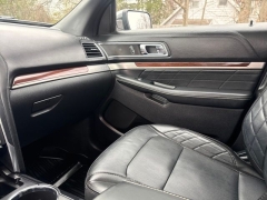 Used 2018  Ford Explorer 4d SUV 4WD Platinum at Drive Now Westlake near Westlake&comma; OH