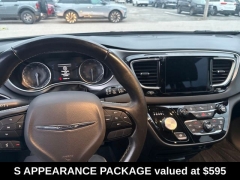 Used 2018  Chrysler Pacifica 4d Wagon Touring L at DriveNow Mayfield near Mayfield Heights&comma; OH