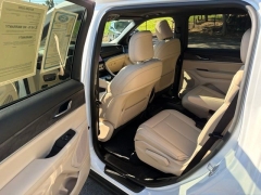 Used 2025  Jeep Grand Cherokee L Limited 4x4 at Drive Now Westlake near Westlake&comma; OH