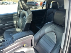 Used 2022  Toyota Highlander XLE AWD at DriveNow Mayfield near Mayfield Heights&comma; OH