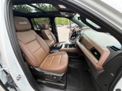 Used 2025  Chevrolet Suburban 4WD 4dr High Country at Drive Now Westlake near Westlake&comma; OH