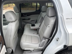 Used 2021  GMC Acadia FWD 4dr SLT at DriveNow Mayfield near Mayfield Heights&comma; OH