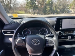 Used 2022  Toyota Highlander XLE AWD at DriveNow Mayfield near Mayfield Heights&comma; OH
