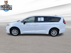 Used 2024  Chrysler Pacifica Touring L FWD at DriveNow Mayfield near Mayfield Heights&comma; OH