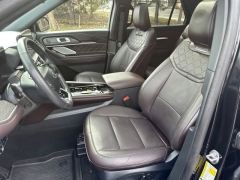 Used 2025  Ford Explorer Platinum 4WD at Drive Now Westlake near Westlake&comma; OH