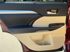 Used 2017  Toyota Highlander V6 AWD &lpar;Natl&rpar; at Drive Now Westlake near Westlake&comma; OH