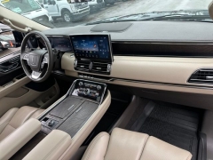 Used 2024  Lincoln Navigator Premiere 4x4 at DriveNow Mayfield near Mayfield Heights&comma; OH