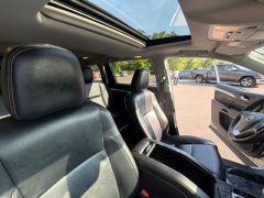 Used 2019  Toyota Highlander V6 AWD &lpar;Natl&rpar; at DriveNow Mayfield near Mayfield Heights&comma; OH