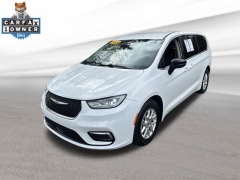 Used 2024  Chrysler Pacifica Touring L FWD at Drive Now Westlake near Westlake&comma; OH