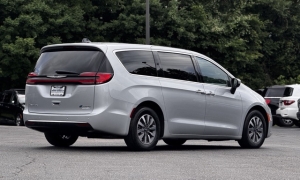 Used 2023 Chrysler Pacifica Hybrid Touring L FWD at Auto Direct near Zebulon, NC