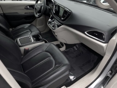 Used 2023  Chrysler Pacifica Touring L FWD at Auto Direct near Zebulon&comma; NC