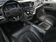 Used 2021  Chrysler Pacifica Touring L FWD at Auto Direct near Zebulon&comma; NC