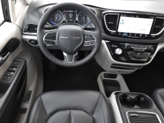 Used 2024  Chrysler Pacifica Touring L FWD at Auto Direct near Zebulon&comma; NC