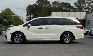 Used 2018 Honda Odyssey 4d Wagon Touring at Auto Direct near Zebulon, NC