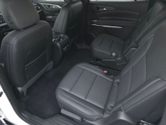 Used 2025  Chevrolet Traverse FWD 4dr LT w&sol;1LT at Auto Direct near Zebulon&comma; NC