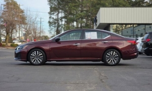 Used 2024  Nissan Altima 2&period;5 SV Sedan at Auto Direct near Zebulon&comma; NC