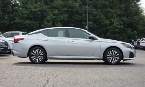 Used 2024  Nissan Altima 2&period;5 SV Sedan at Auto Direct near Zebulon&comma; NC