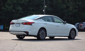 Used 2025  Nissan Altima SV FWD at Auto Direct near Zebulon&comma; NC