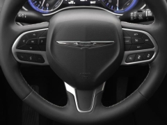 Used 2025  Chrysler Pacifica Select FWD at Auto Direct near Zebulon&comma; NC