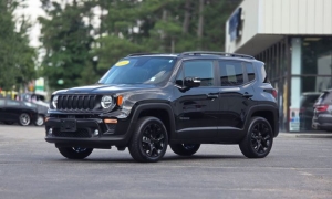Used 2023  Jeep Renegade Altitude 4x4 at Auto Direct near Zebulon&comma; NC