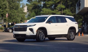 Used 2025  Chevrolet Traverse FWD 4dr LT w&sol;1LT at Auto Direct near Zebulon&comma; NC