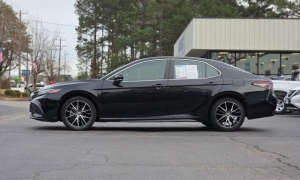 Used 2024  Toyota Camry SE Auto at Auto Direct near Zebulon&comma; NC