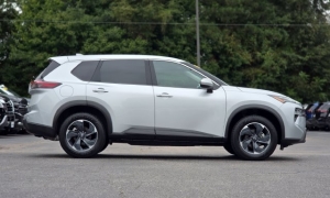 Used 2025  Nissan Rogue FWD SV at Auto Direct near Zebulon&comma; NC