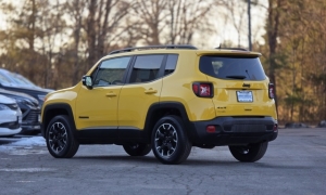 Used 2023  Jeep Renegade Latitude 4x4 at Auto Direct near Zebulon&comma; NC