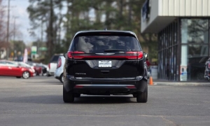 Used 2024  Chrysler Pacifica Touring L FWD at Auto Direct near Zebulon&comma; NC