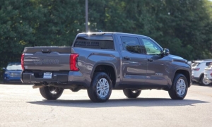 Used 2022  Toyota Tundra 2WD SR5 CrewMax 5&period;5ft Bed at Auto Direct near Zebulon&comma; NC