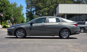 Used 2024  Hyundai Elantra SEL IVT at Auto Direct near Zebulon&comma; NC