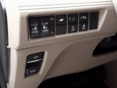 Used 2018 Honda Odyssey 4d Wagon Touring at Auto Direct near Zebulon, NC
