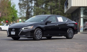 Used 2024  Nissan Altima 2&period;5 SV Sedan at Auto Direct near Zebulon&comma; NC