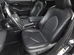 Used 2022  Toyota Highlander XLE FWD at Auto Direct near Zebulon, NC