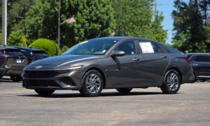 Used 2024  Hyundai Elantra SEL IVT at Auto Direct near Zebulon&comma; NC