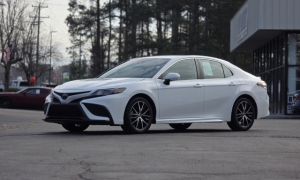 Used 2024  Toyota Camry SE Auto at Auto Direct near Zebulon&comma; NC