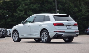 Used 2025  Audi Q7 Premium Plus 55 TFSI quattro at Auto Direct near Zebulon&comma; NC
